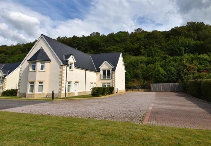 Conaglen, Glenloch View, Fort William 2-Bedroom Loch Side Flat Extérieur photo