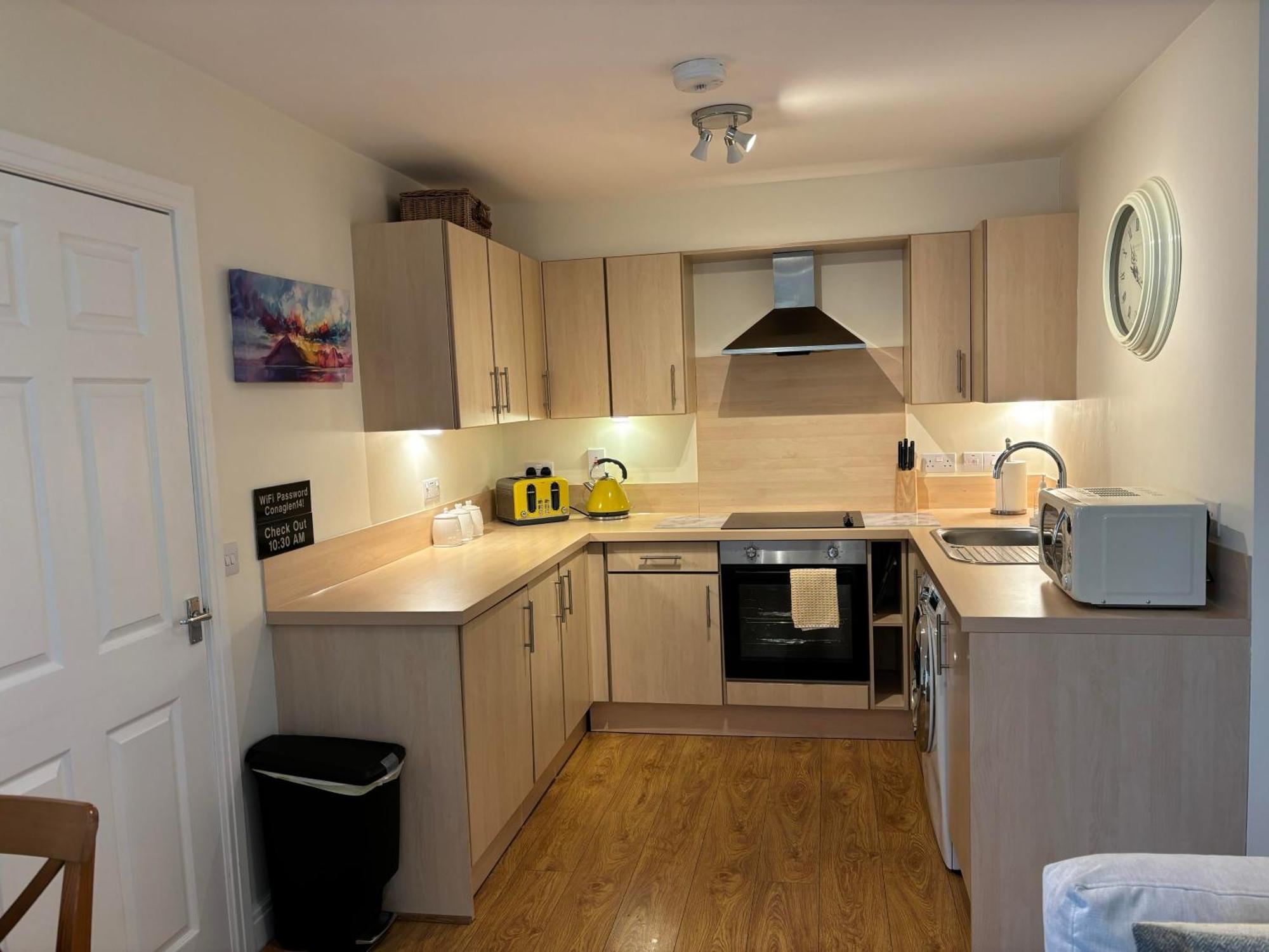 Conaglen, Glenloch View, Fort William 2-Bedroom Loch Side Flat Extérieur photo